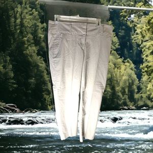 Ann Taylor High Waist Chinos Sz US8/MX10 EUC 17.5’ X 12’ X 24.’